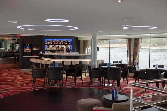 Avalon Waterways, Avalon Poetry II, Panorama Lounge 1.jpg